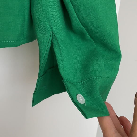 Set (shirt & shorts) - Picture 7 of 11